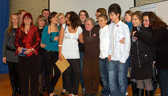 Eva Rößner und die Klasse 9d mit Klassenlehrerin Gerda Reuss